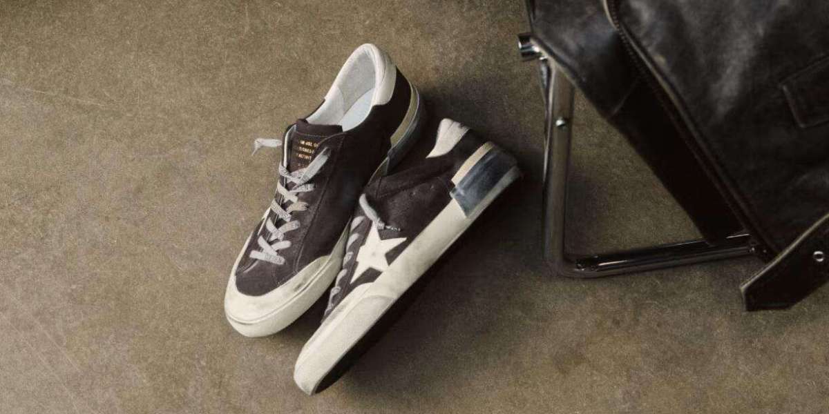 the Mid Star sneakers Golden Goose Sale take a refined approach