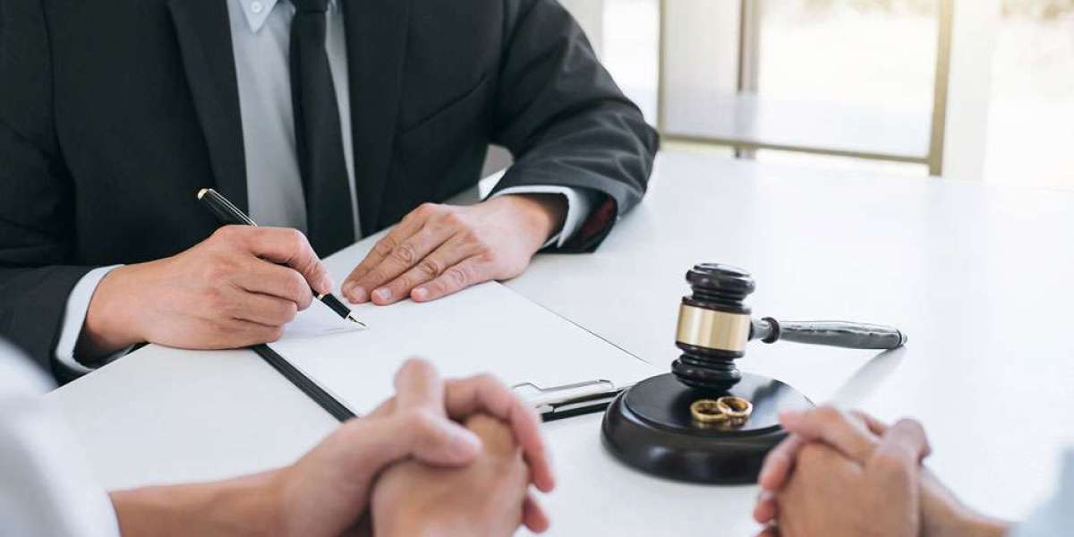 Choosing the Right Contested Divorce Lawyer in New Mexico