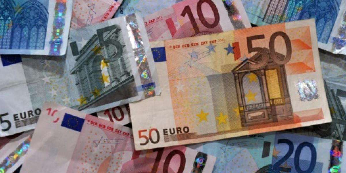 The Rise of Counterfeit Money Online: A Growing Concern in the Digital Age