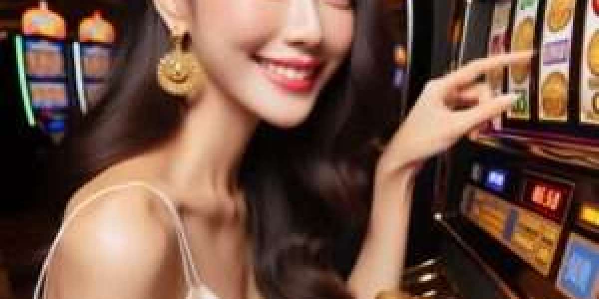 Mengenal Lebih Dekat Slot Online: Cara Bermain, Tips, dan Keuntungan