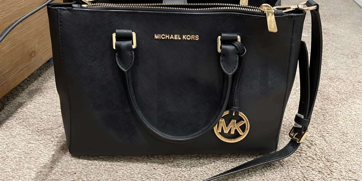 Michael Kors 台灣門市人氣托特包全攻略｜經典老花色與實用尺寸一次看懂