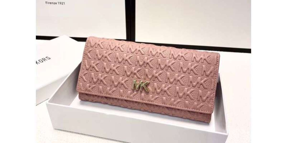 Michael Kors 官網台灣必逛：皮夾系列全攻略