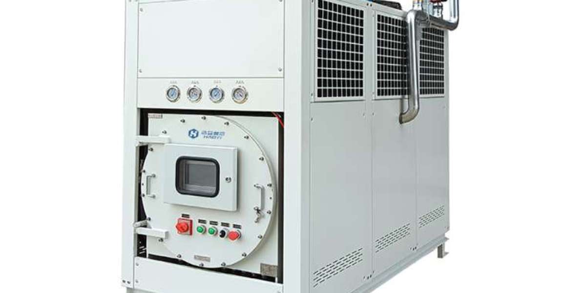 Regular oil sample testing and lubricating oil replacement cycle for low temperature chiller compressors