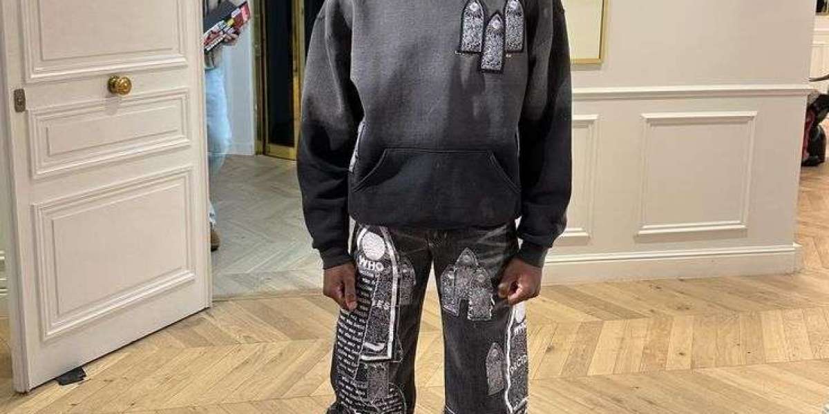 Artistic Street Fashion Connected To Who Decides Warr