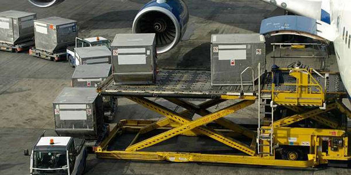 Air Freight Industry Outlook: Innovation and Competitive Dynamics